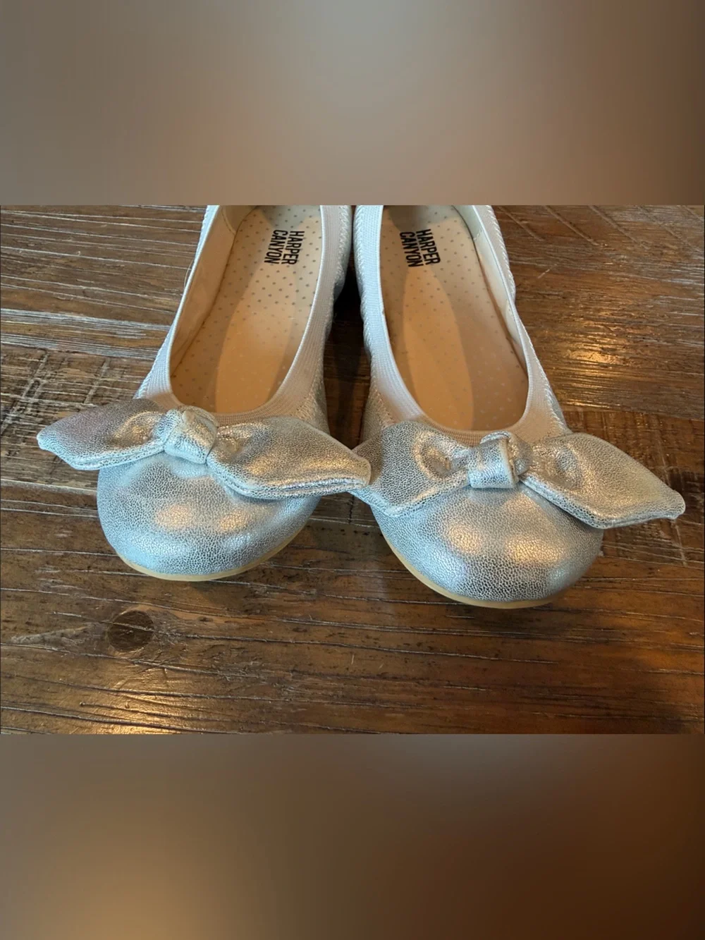 Girls dress shoes size 1 Harper Canyon Metallic Silver